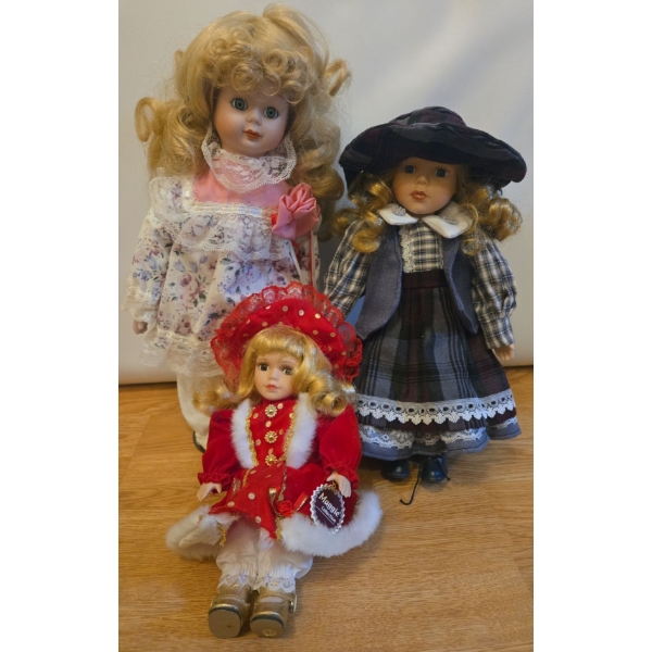 Porcelain Dolls: At the Cottage House (Maggie Doll Collection). Tallest is 13T 