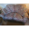 Image 1 : Patterned Loveseat (62"W, 38"D, 36"T)