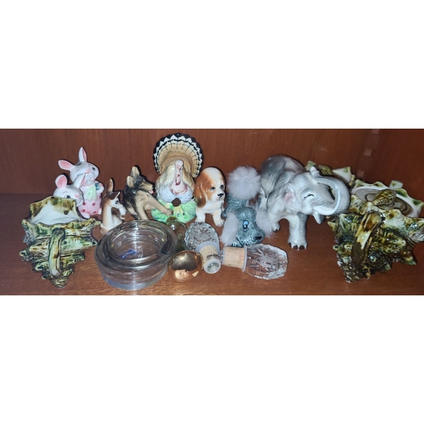Assorted Vintage Decor Including: Turkey 5 T, Ceramic Shell Design Cream/ Sugar Set and More!