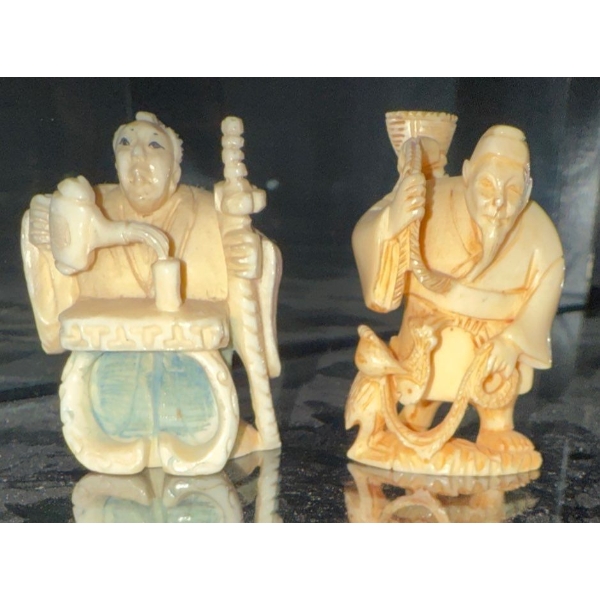 Japanese Carved Ivory Netsuke Figurines 3T (2)