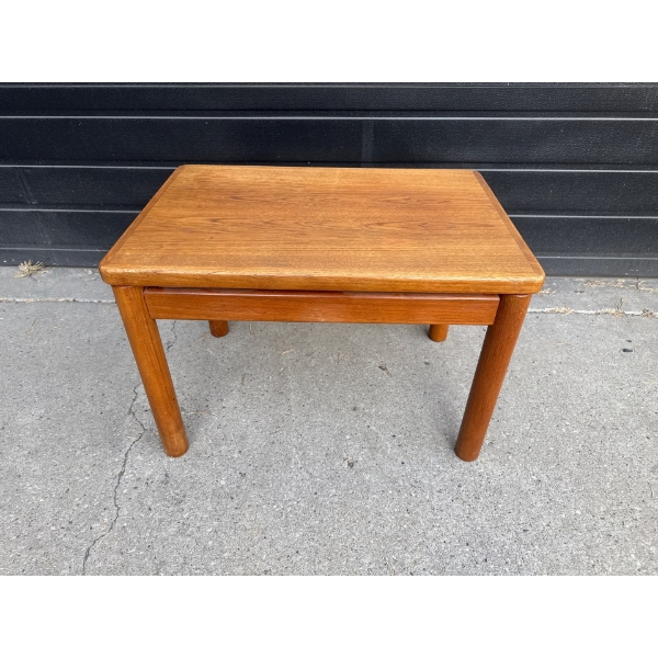 Gorgeous Teak End Table 25T