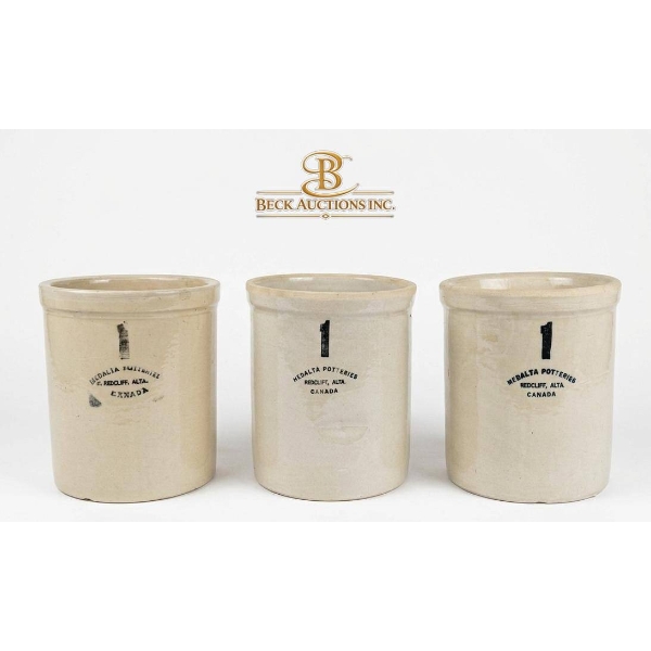Medalta Potteries Crock, 9 Inches
