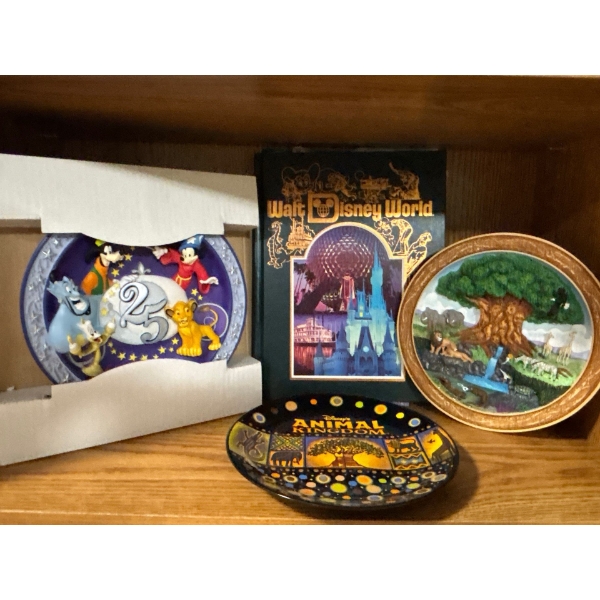 Great Set Of Disney Collectables 25 Year Anniversary Plate 2 Animal Kingdom Plates With Disney Book