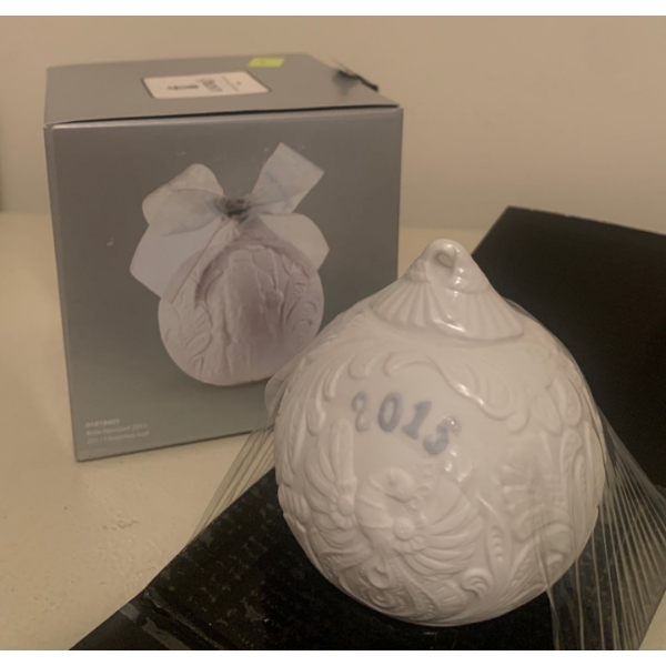 LLADRO Porcelain 2015 Christmas Ball 4T