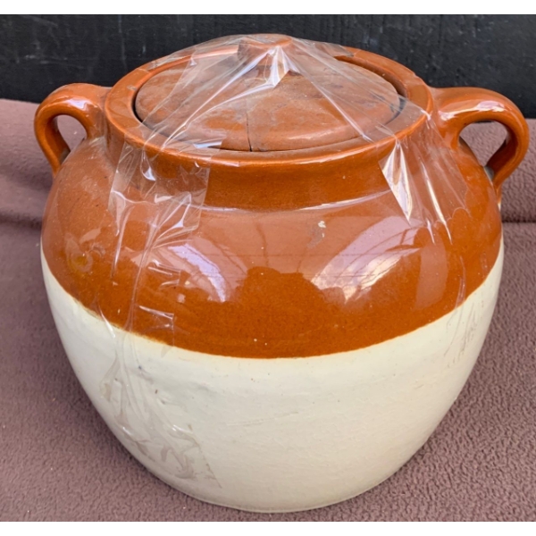 Lovely Stoneware Lidded Croc Pot - Cracking on Lid 