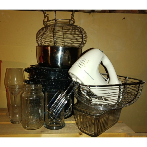 Roasting Pot, Mixing Bowl, Hamilton Beach Electric Mixer & More Goodies