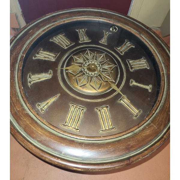 Side Table with Clock Motif 24 T, 24 Diameter Top