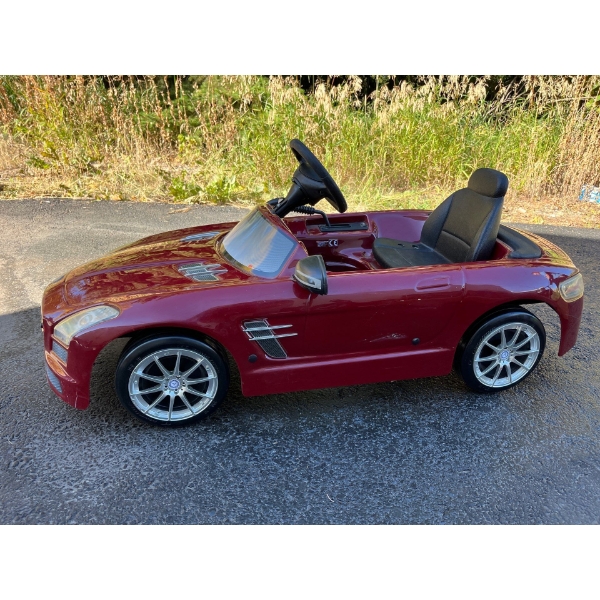  Plastic Mercedes kids pedal car