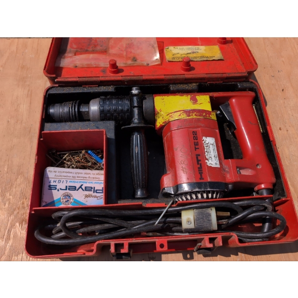 Hilti TE22 Concrete Driller w/ Cord 