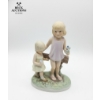 Image 5 : FRANCES HOOK A CHILDS WORLD FIGURINE VINTAGE , 3 PRECIOUS MOMENTS PLATES