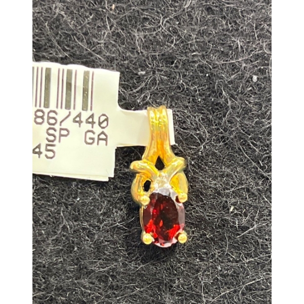 Garnet, 10K Gold and Diamond Pendant (total weight 1.3g)