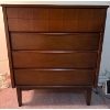Image 1 : Mid Century Modern Dresser 33 x 18 x 41T