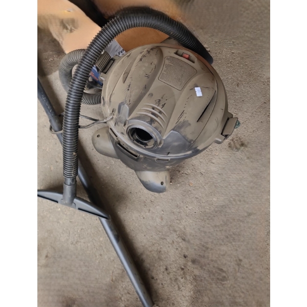 Shop Vac 4 Gallon Wet/ Dry Vacuum (Used)