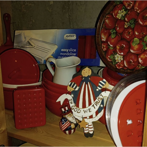 Zyliss Easy Slice Mandoline (Brand New), Red Themed Kitchen Decor: Bowls, Jug, Cannister, Red Frying