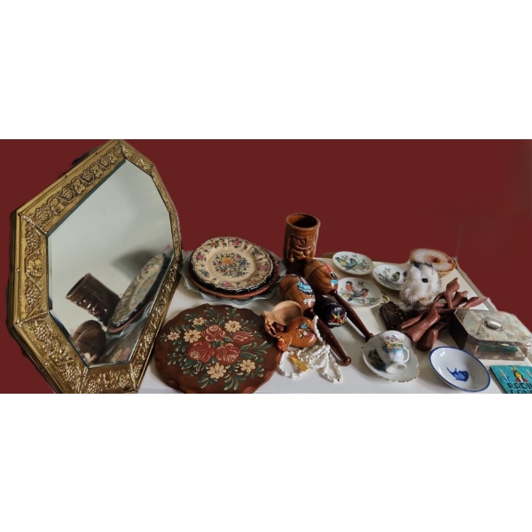 Mirror 21 X 13.5,  Geode 4 W, 4 D, 2 T, Plates: Painted Wood w/ Floral 8" Diameter and More!