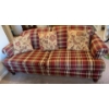 Image 2 : Oversized Plaid Love Seat Sofa 2 Seater w/ Floral Throw Pillows 81x40x32