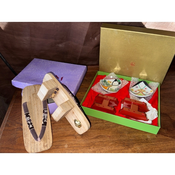 Tastes Of The Orient - Japanese Geta Footware & Sauce Set 