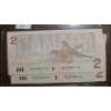Image 2 : Bank of Canada 1986- $2 Sequential Bills EGJ7007110/ 11