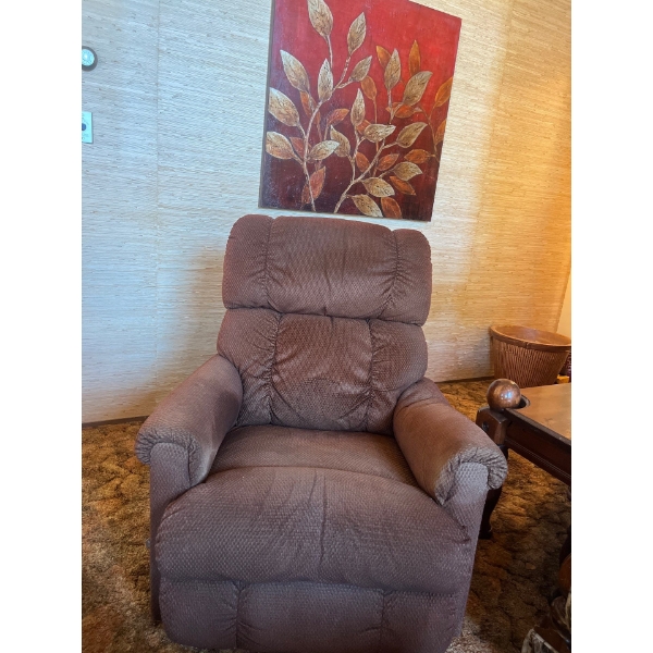 Rocker Recliner & Painting H29" W39"