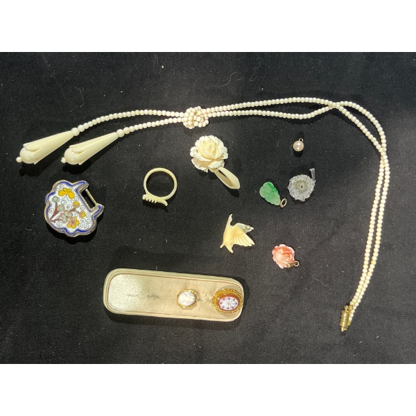 Collection of Costume Jewelry; Broaches, Necklace, Pendants, etc