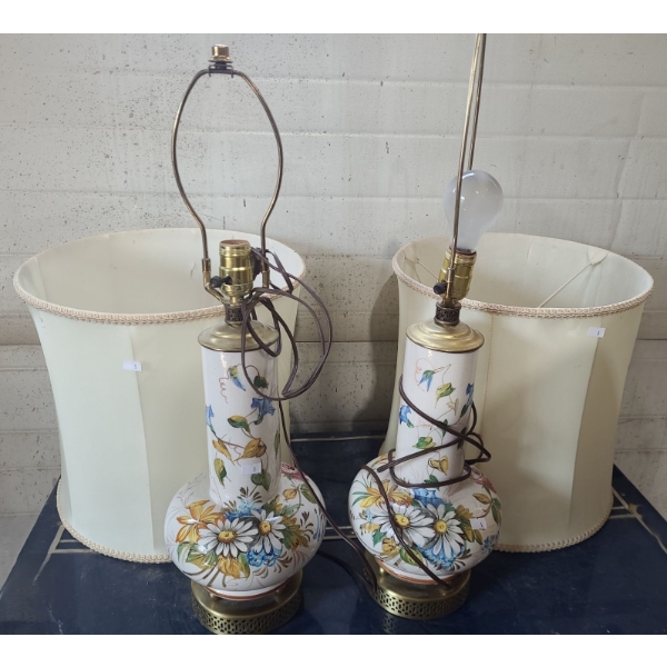 Pair of Ceramic Lamps w/ Floral Pattern and Metal Base 25 T (To Top of Finial)