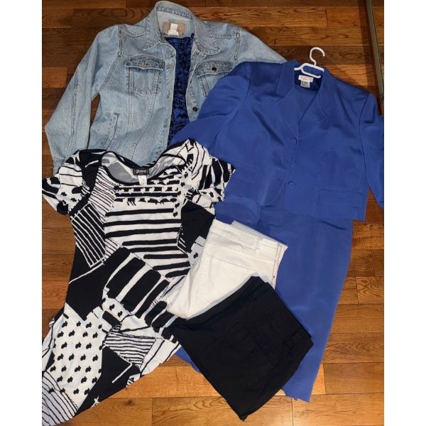 Ladies Casual Threads - Size Large 