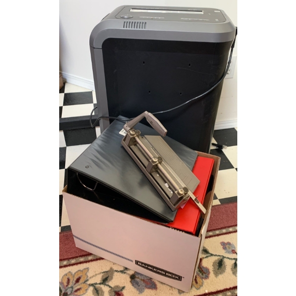 Fellous Paper Shredder w/ Assorted Stationary