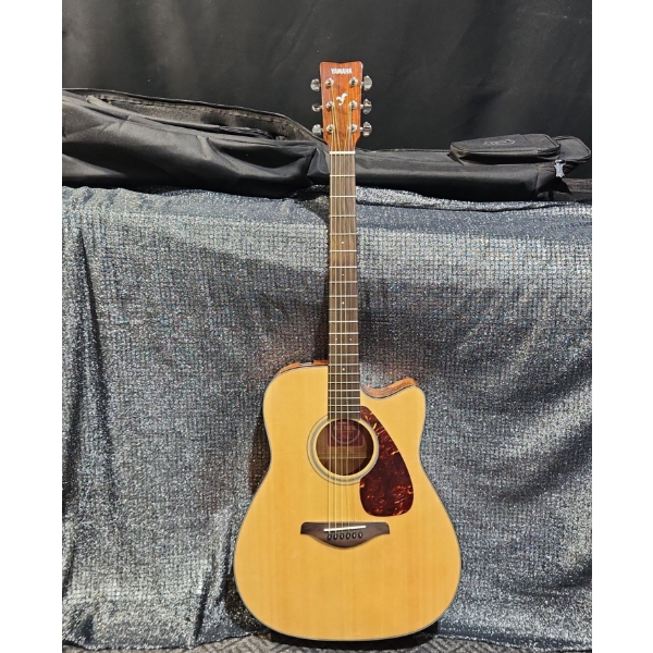 Yamaha Electric FGX700SC Acoustic Guitar with Case