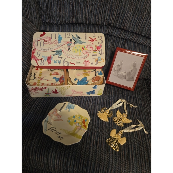 Rosanna Decorative Plate Set w/  Nativity Scene & Angelic Ornaments 