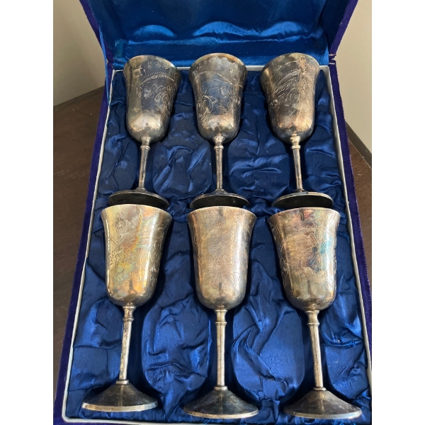 Vintage silver plated goblets 6 early 1900s in a beautiful purple velvet case