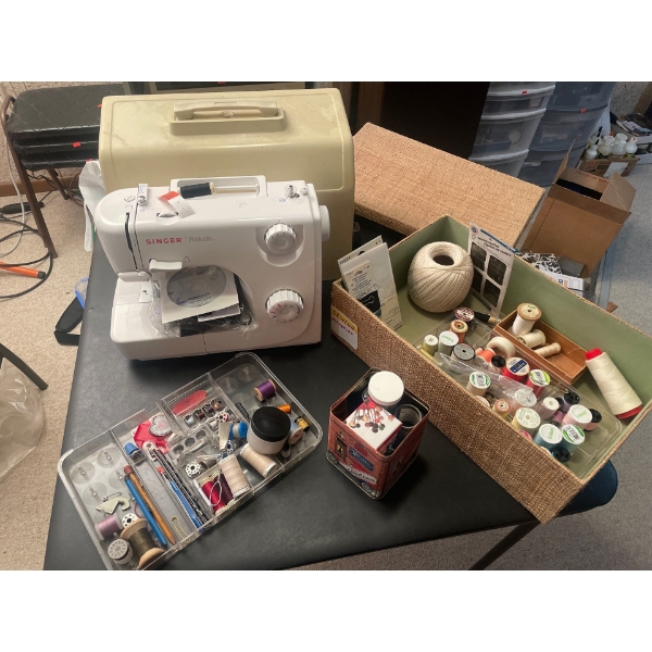 Singer Prelude Sewing Machine with Case, Sewing Accesories