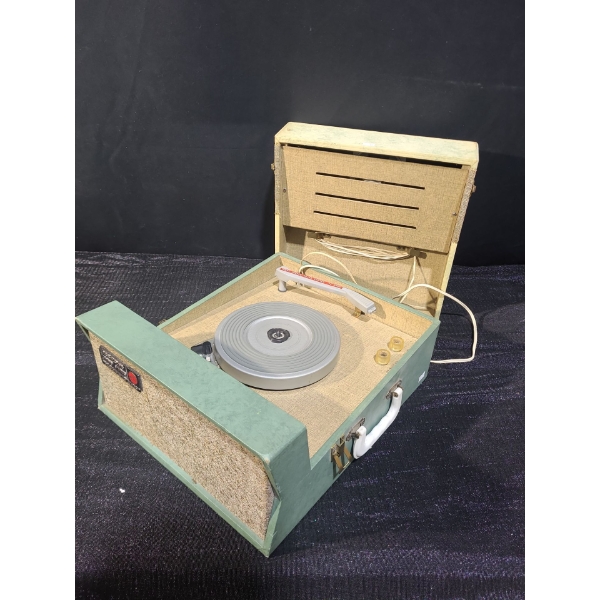 Vintage RCA Victor Portable Record Player (Speaker Not Emitting Sound/ Needs Repair) w/ Case