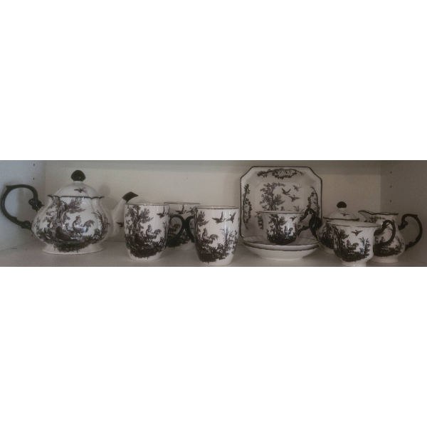 Rooster Collection Black and White Porcelain Tea Set, 12 Pieces