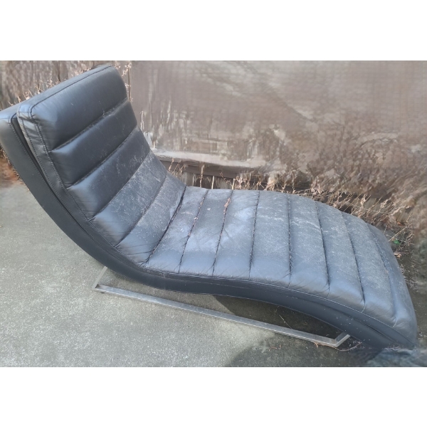 Outdoor Faux Leather Chaise 24 W, 60 D, 34 T