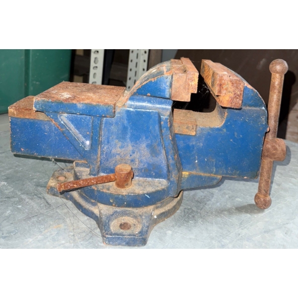 Vintage Blue 360 Swivel Type Bench 4" Vise- Workshop Vise w/Anvil