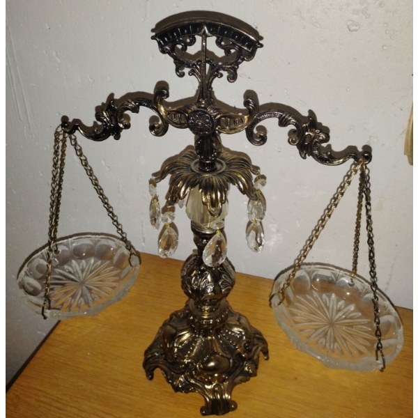Vintage Hollywood Regency Scales of Justice 18T