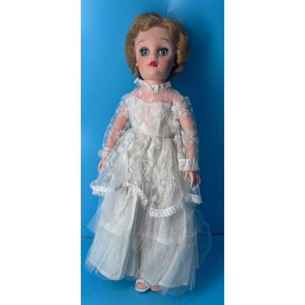 Collectable Doll in White - 17T