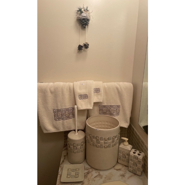 Ceramic Bathroom Decor Collection w/ Matching Linens