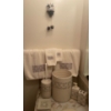 Image 1 : Ceramic Bathroom Decor Collection w/ Matching Linens