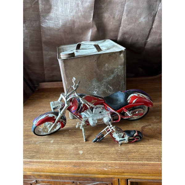 Arlenness Motorcycle 15.5T w/ West Coast Choppers Mini Bike 