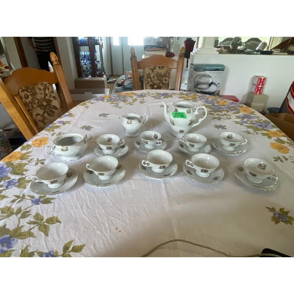 21 Piece Wakbrzych China Tea Set Never Used