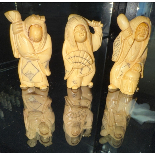 Japanese Carved Ivory Netsuke Figurines 3T (3)
