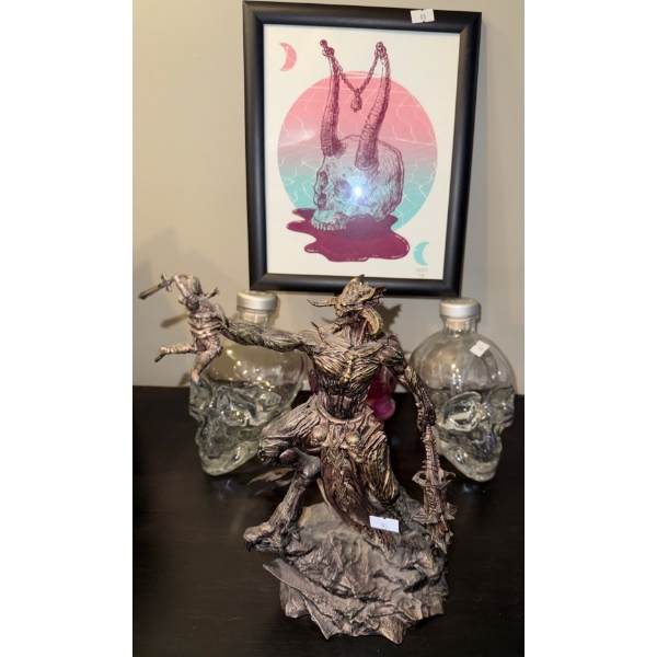 Molag Bal Figurine 14T w/ Horned Skull Wall Art & Skull Beverage Vessels