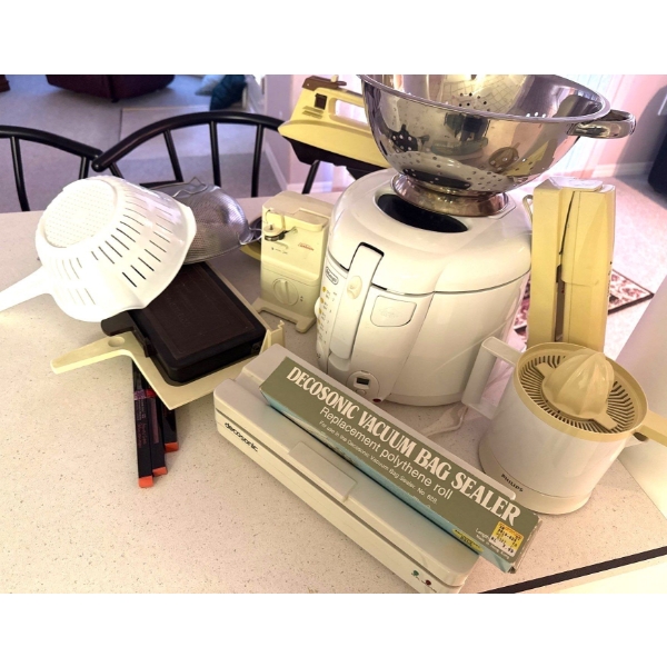 Home Essentials - Decosonic Vacuum Bag Sealer Rice Cooker Colander & More