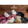 Image 1 : Scarves and Knitwear Accessories in Various Textures and Colors