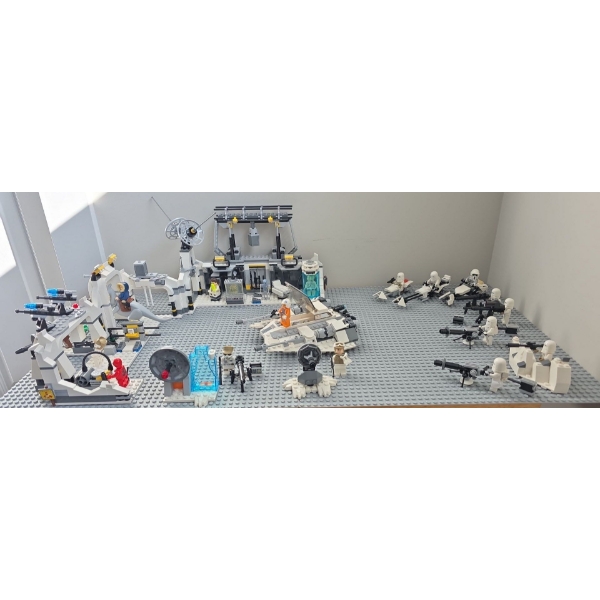 LEGO Star Wars Hoth Echo Base Set From Rebel Alliance's Base from Empire Strikes Back (set7749)