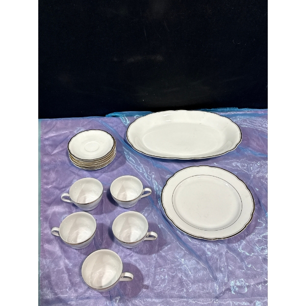Kahla China Set - No Placesettings