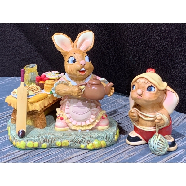 Pen Delfin Figures -  'Betty' (6.5W, 5.5T) & 'Little Hero' 