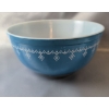 Image 8 : Pyrex Mixing Bowls in "Snowflake Blue Garland" Pattern