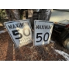 Image 1 : 2 maximum 50 road signs